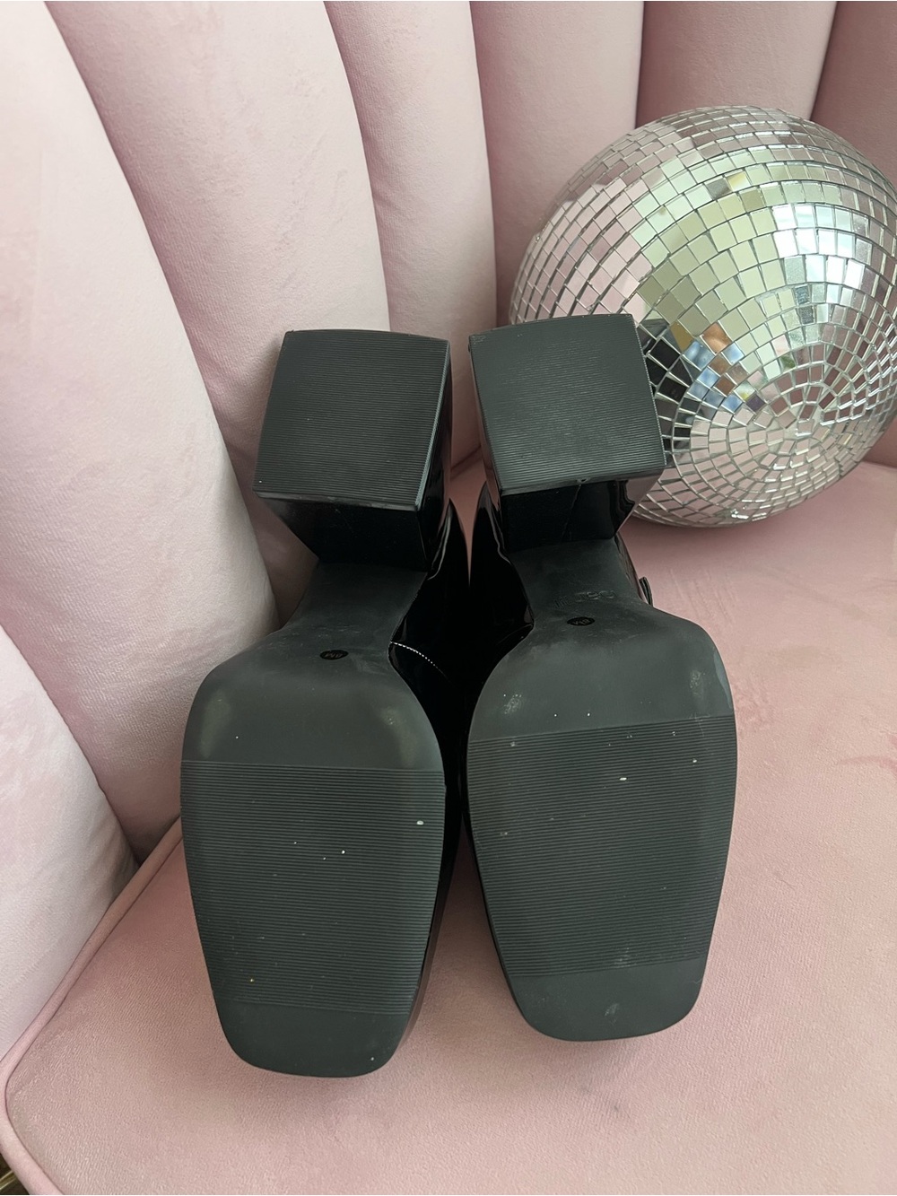 NWOT Bar III Black Patent Mary Jane Platform Pumps - Picture 4 of 4